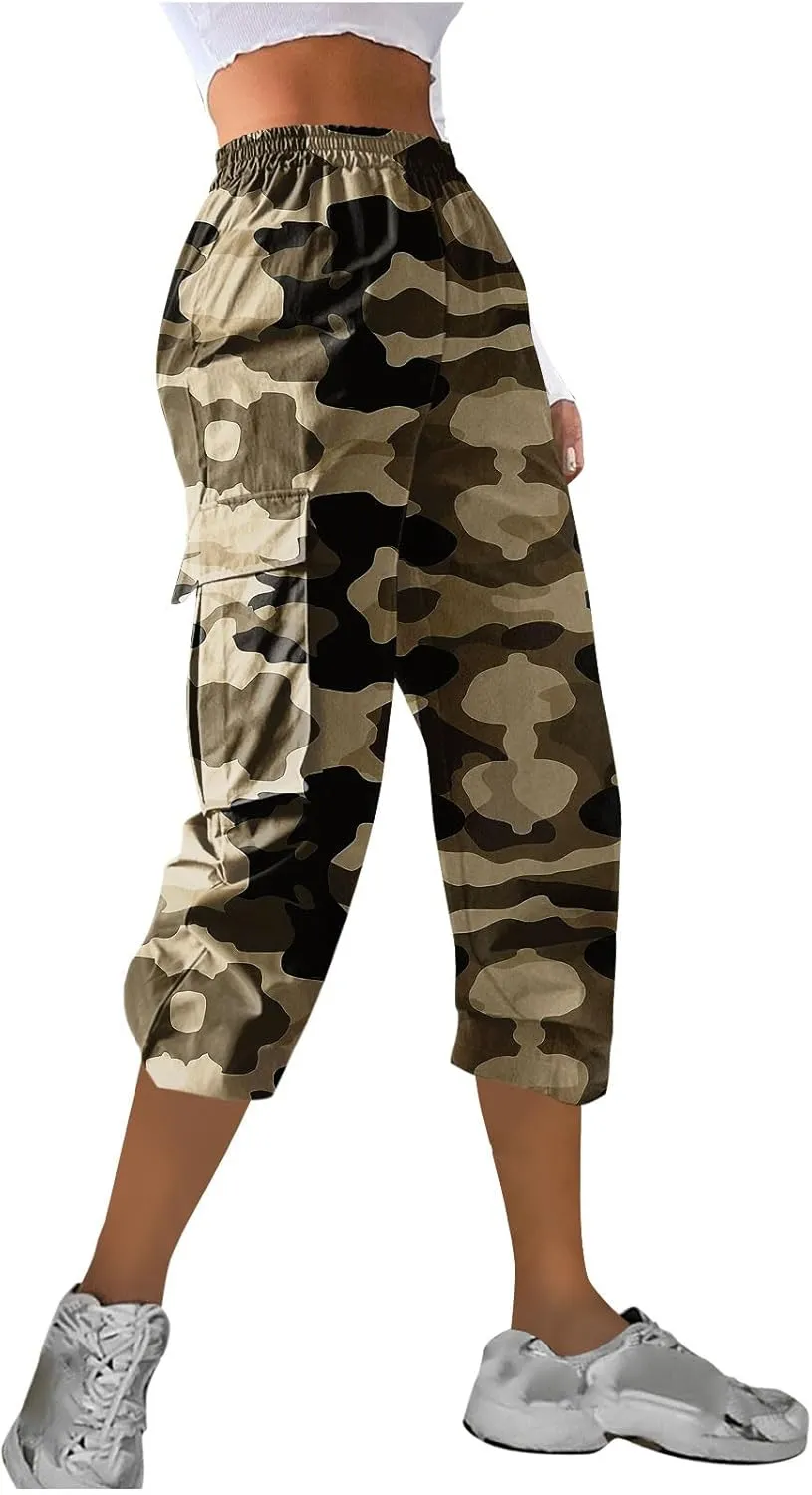 Womens Plus Size Cargo Capris Fashion Camouflage Elastic Waist Straight Leg Loose Sporting Capri Pants with Pockets